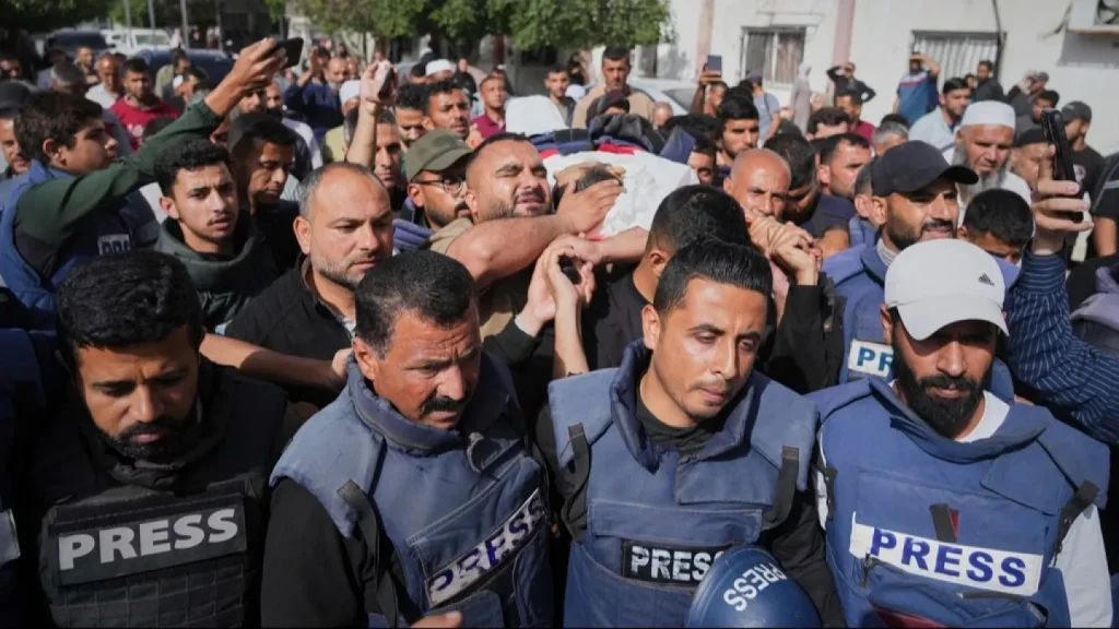 Gazze’de en az elli üç gazeteci ve medya çalışanı öldürüldü